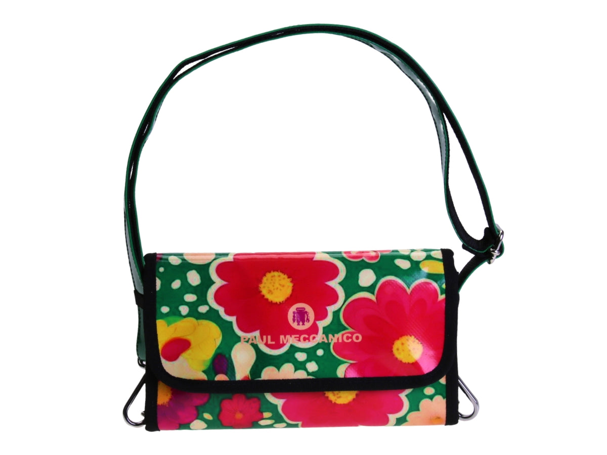 GROEN WITTE CLUTCH BAG BLOEMEN FANTASIE. MODEL CANDY VAN VRACHTWAGENZEIL.