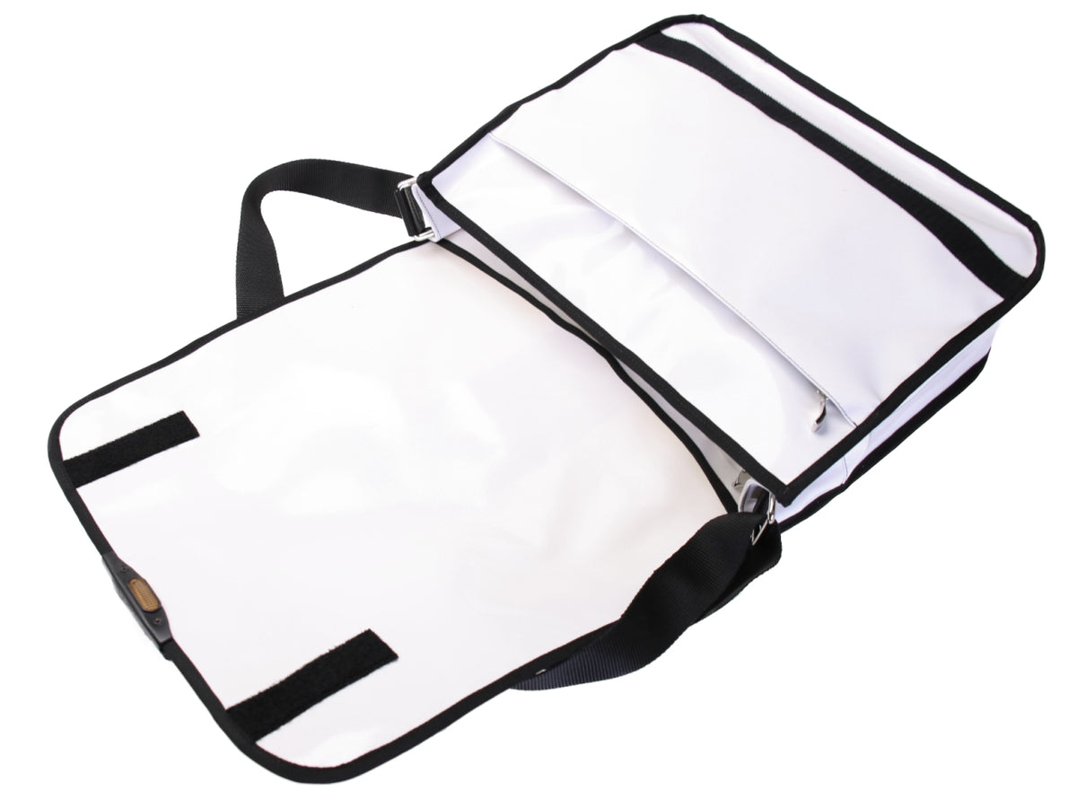 WITTE MESSENGER TAS. MODEL SPOT VAN VRACHTWAGENZEIL.