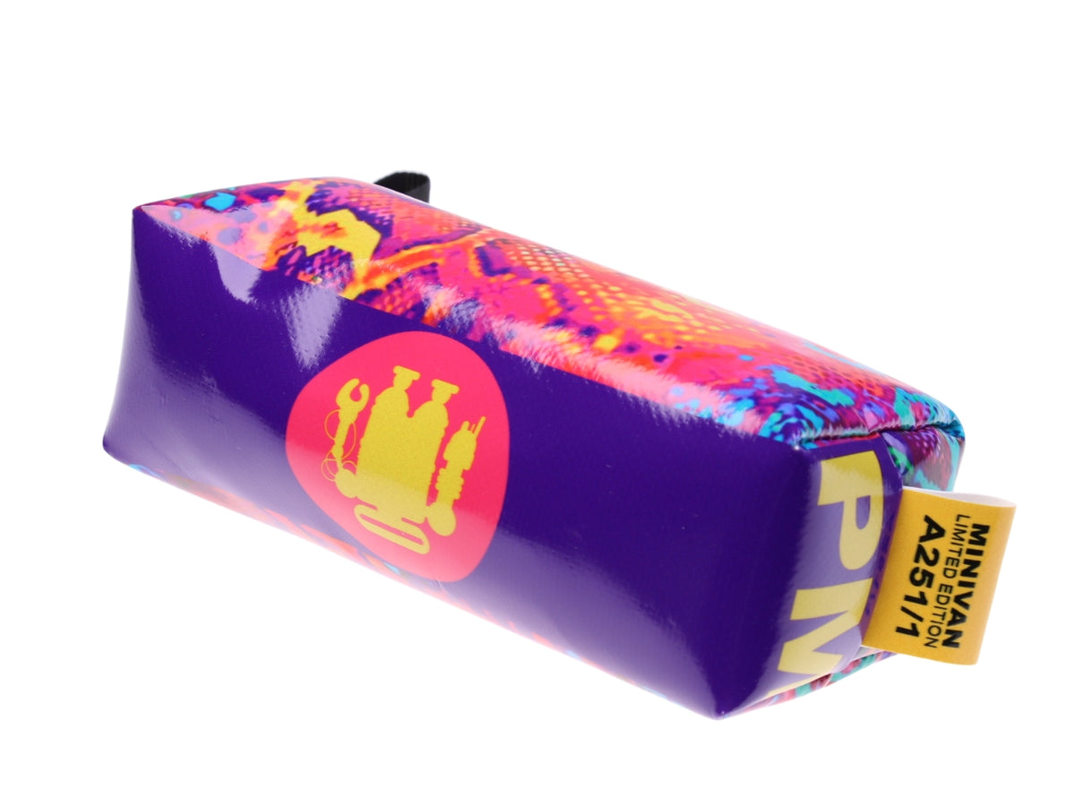 ...MULTICOLOR PENCIL CASE WITH ANIMALIER FANTASY.