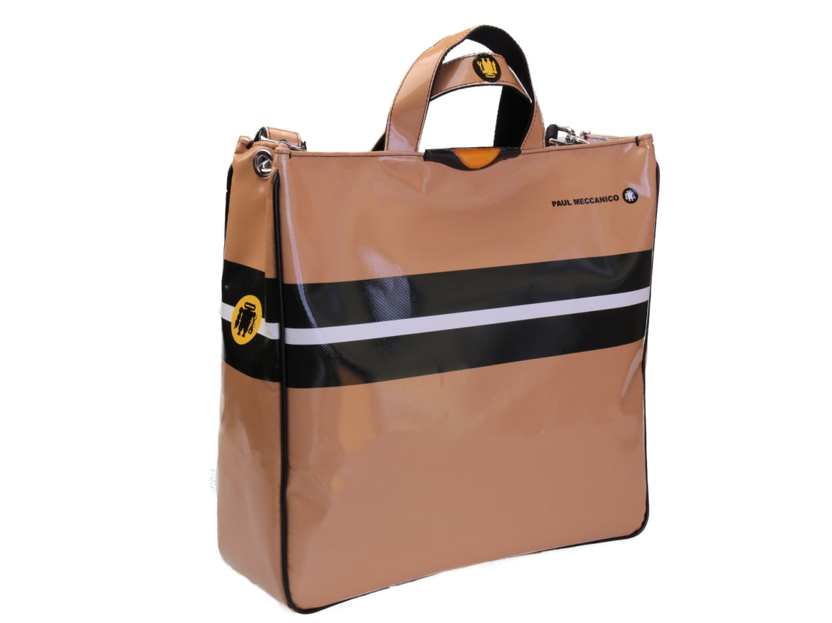 LICHTBRUINE MAXI TOTE BAG. MODEL AIRSTONE GEMAAKT VAN VRACHTWAGENZEIL.