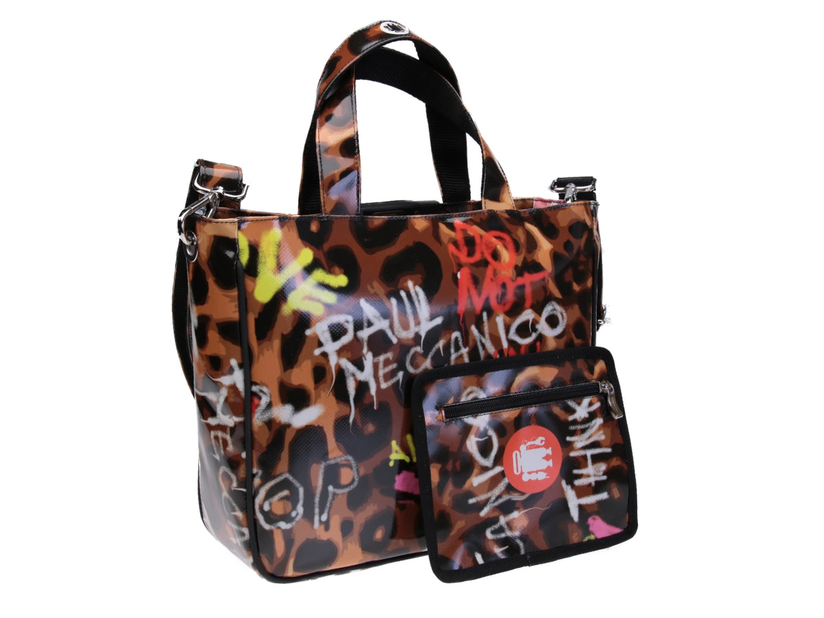 BRUINE TOTE BAG GRAFFITI STIJL. MODEL GLAM GEMAAKT VAN VRACHTWAGENZEIL.