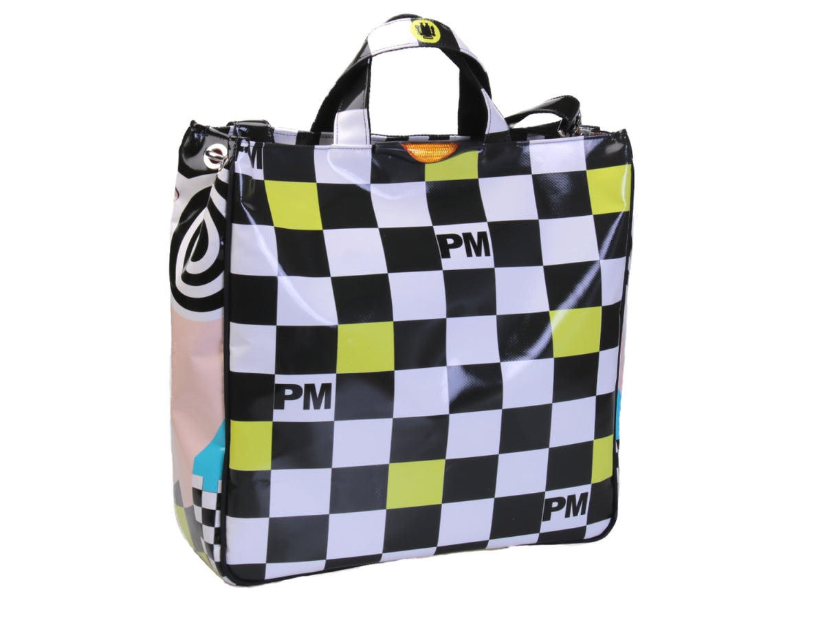 MEERKLEURIGE MAXI TOTE BAG POP ART STIJL. MODEL AIRSTONE GEMAAKT VAN VRACHTWAGENZEIL.