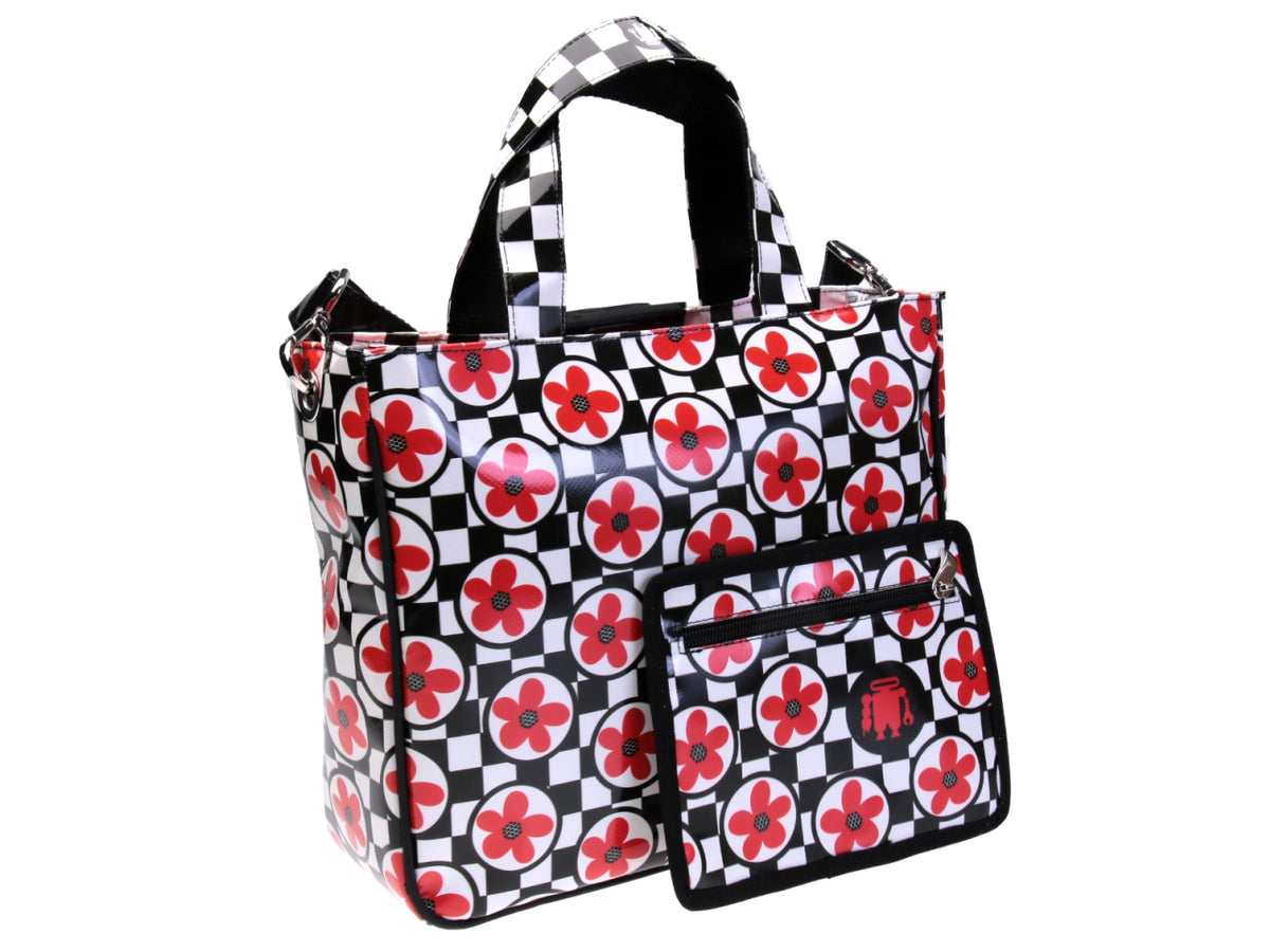 TOTE BAG ZWART, WIT EN ROOD MET BLOEMENFANTASIE. MODEL GLAM GEMAAKT VAN VRACHTWAGENZEIL.