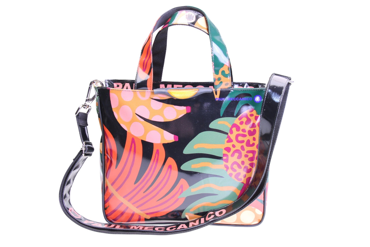 ZWARTE TOTE BAG MET BLOEMEN FANTASIE. MODEL GLAM GEMAAKT VAN VRACHTWAGENZEIL.