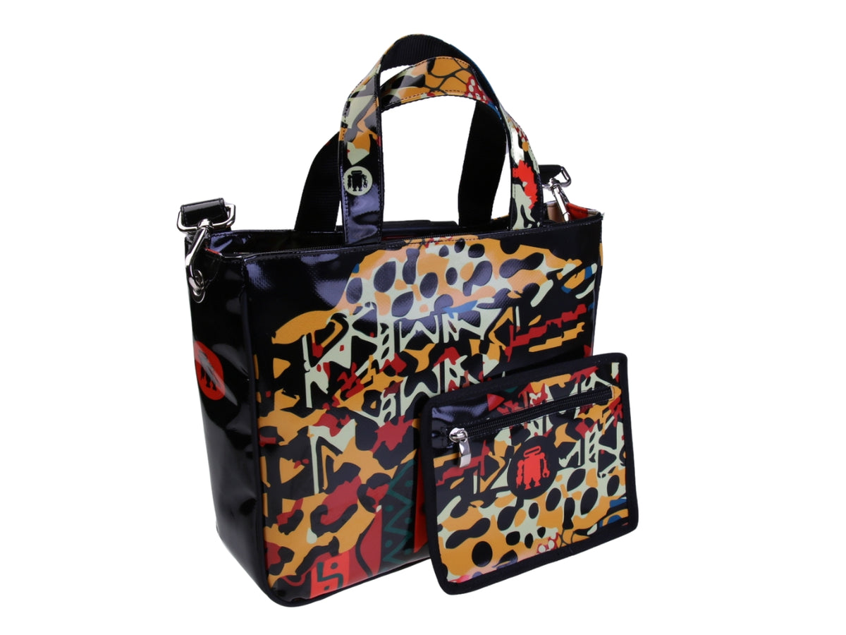 MEERKLEURIGE TOTE BAG MET ANIMALIER FANTASIE. MODEL GLAM GEMAAKT VAN VRACHTWAGENZEIL.