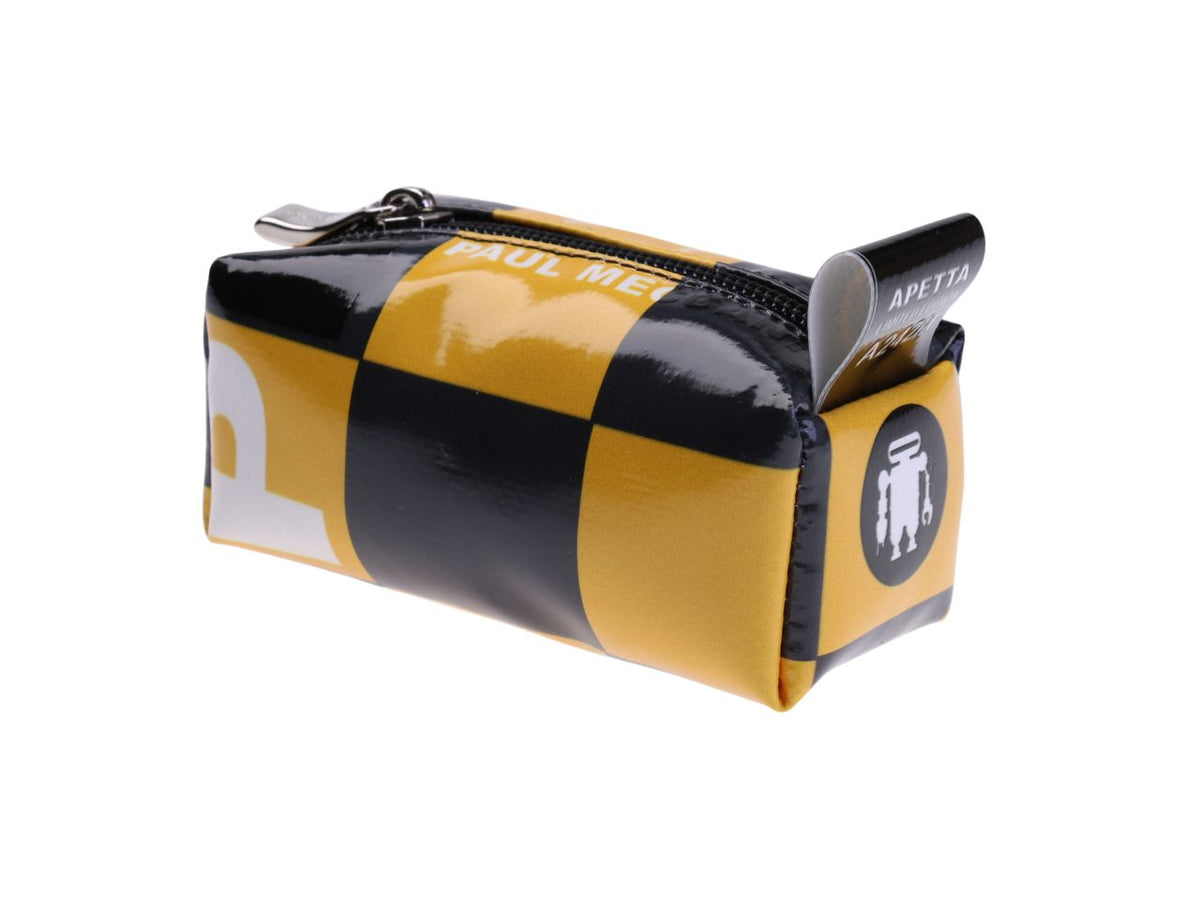 ...PENCIL CASE DESIGN KEYCHAIN BLACK AND YELLOW COLOURS WITH CHESS FANTASY.
