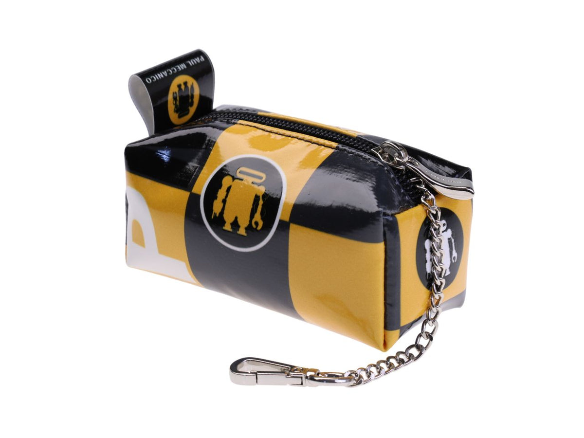 ...PENCIL CASE DESIGN KEYCHAIN BLACK AND YELLOW COLOURS WITH CHESS FANTASY.