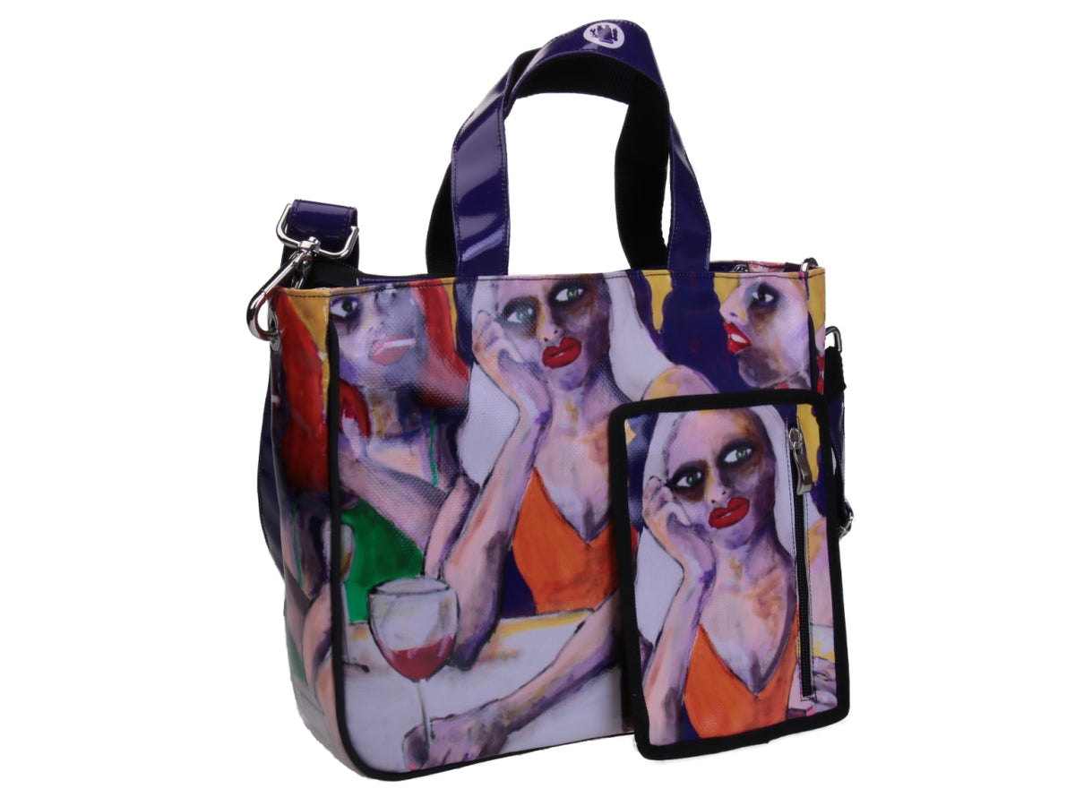 TOTE BAG &quot;COCKTAIL&quot; BY PAUL ALBERT DARI. MODEL GLAM GEMAAKT VAN VRACHTWAGENZEIL.INCLUSIEF BOEK &quot;LA PITTURA E&#39; DONNA&quot;