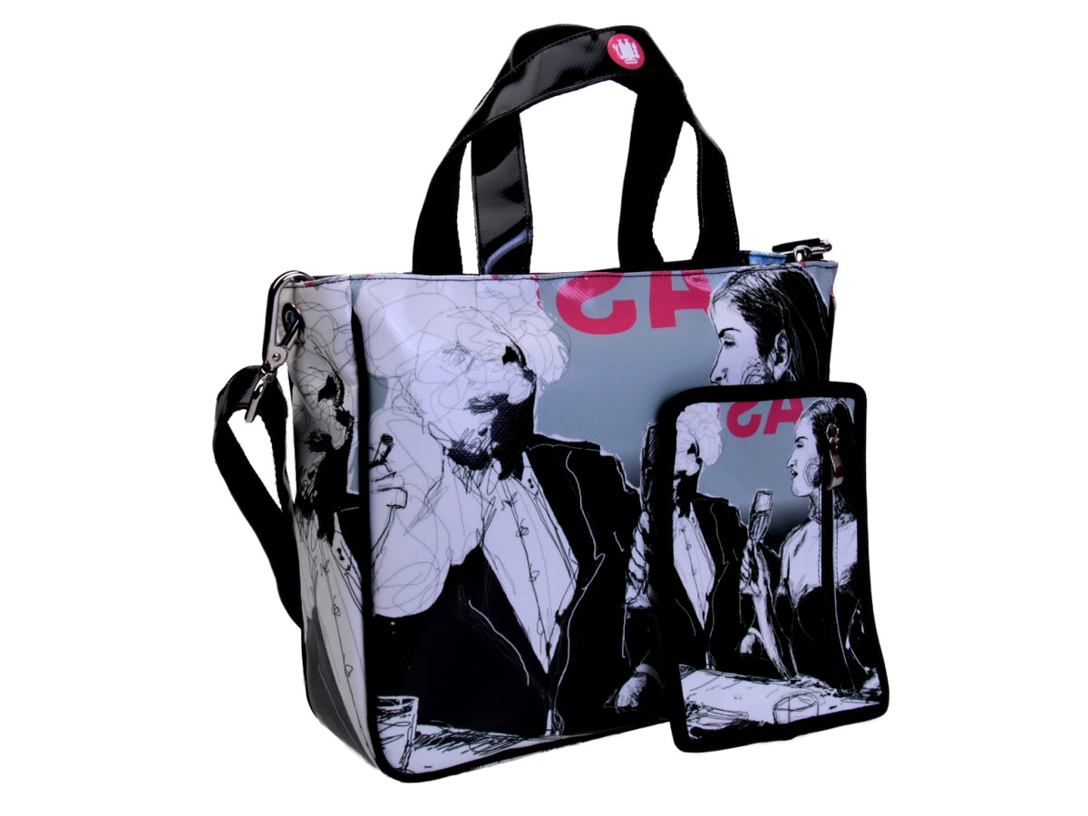 TOTE BAG &quot;COCKTAIL&quot; BY PAUL ALBERT DARI. MODEL GLAM GEMAAKT VAN VRACHTWAGENZEIL.INCLUSIEF BOEK &quot;LA PITTURA E&#39; DONNA&quot;