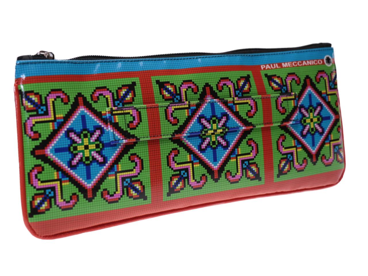 CLUTCH BAG GREEN WITH PIXEL EFFECT. MODEL RIBELLA MADE OF LORRY TARPAULIN. - Unique Pieces Paul Meccanico