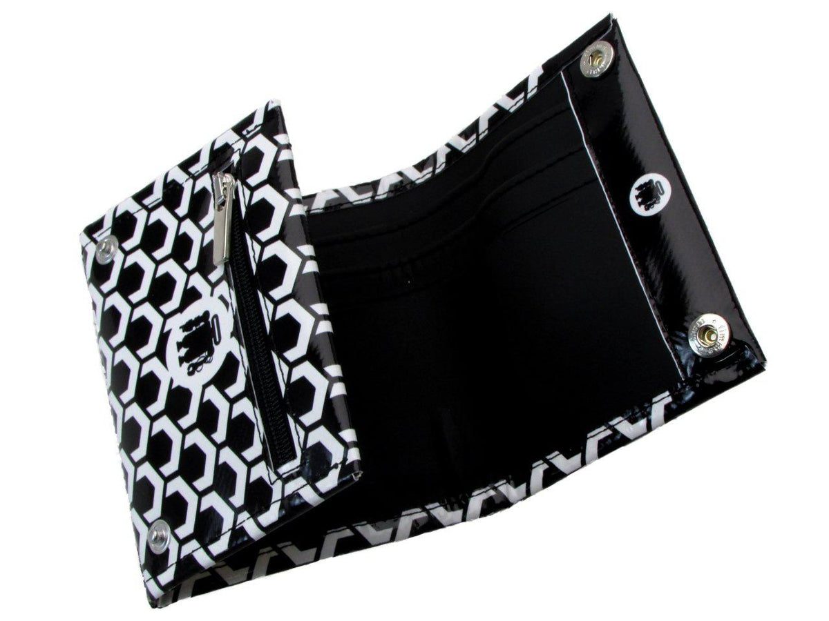 UNISEX WALLET BLACK AND WHITE COLOURS GEOMETRIC FANTASY. MODEL TREK MADE OF LORRY TARPAULIN. - Limited Edition Paul Meccanico
