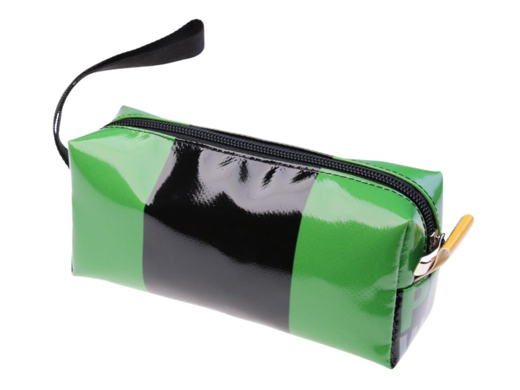 ...ASTUCCIO PER MATITE NERO E VERDE.