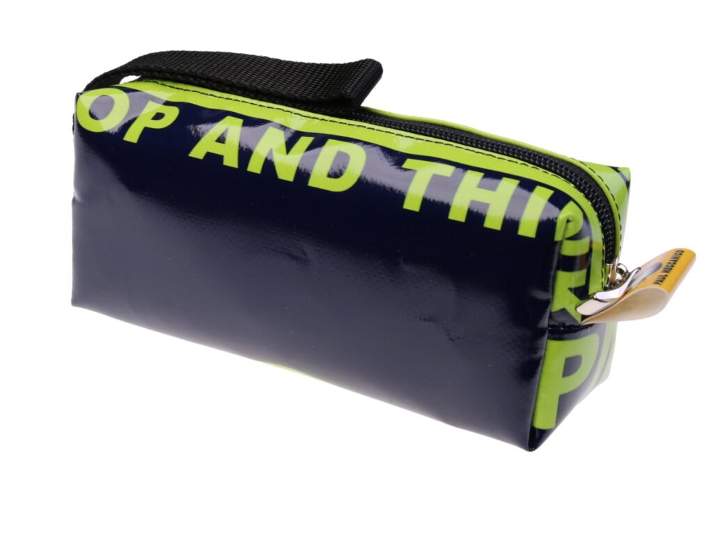 ... ASTUCCIO BLU E VERDE FLUORESCENTE.