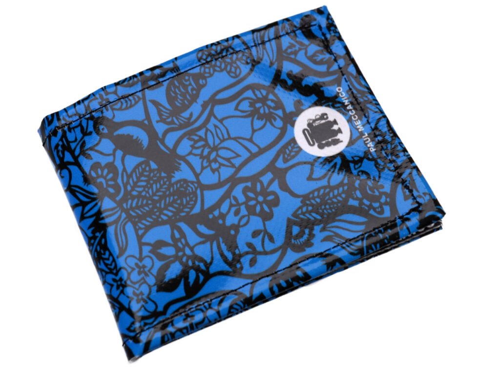 PORTAFOGLIO DA UOMO BLU CON FANTASIA PAISLEY. MODELLO CRIK REALIZZATO CON TELONI DI CAMION.