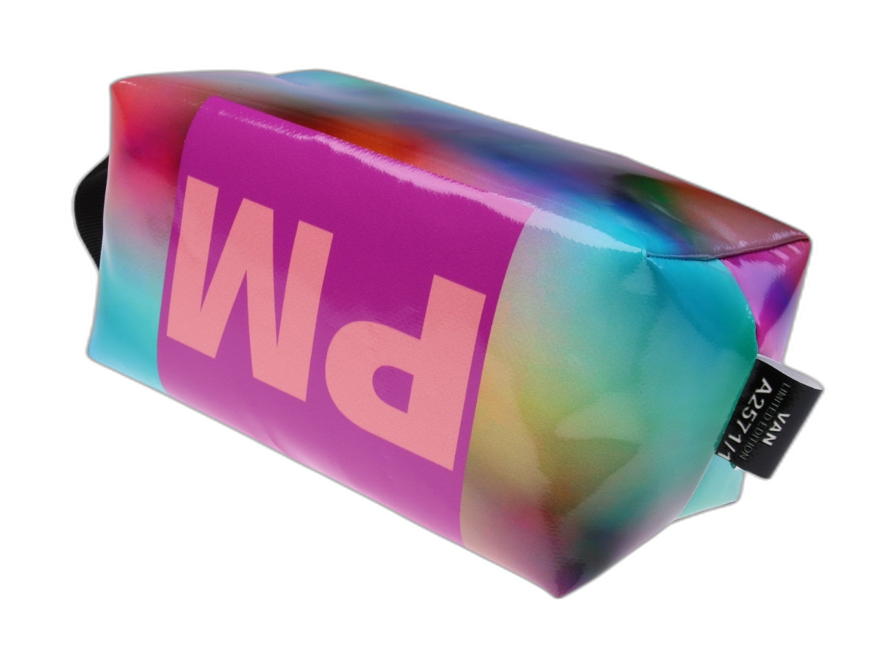 ...BEAUTY CASE WITH TIE DYE FANTASY.