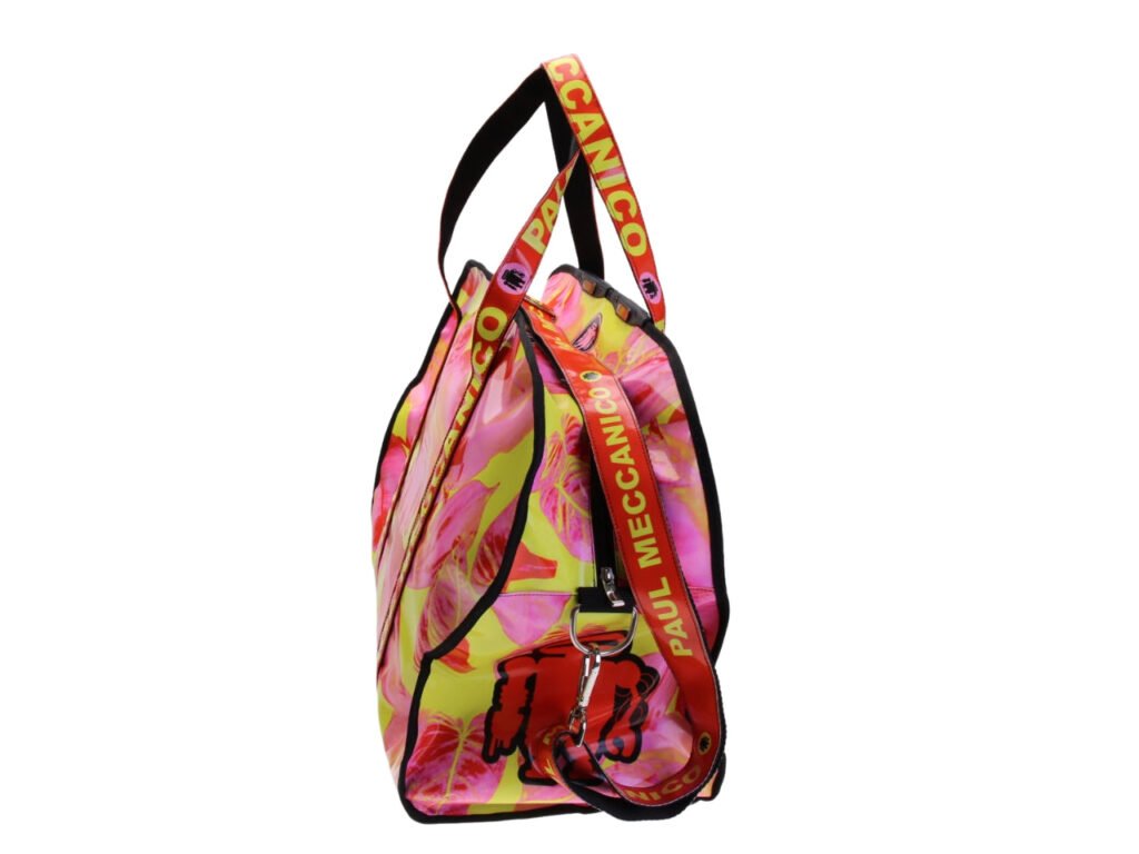 ...BORSA GRANDE DA VIAGGIO O SPORTIVA ROSA E GIALLA CON FANTASIA FLOREALE. MODELLO RAID IN TELONE DA CAMION.