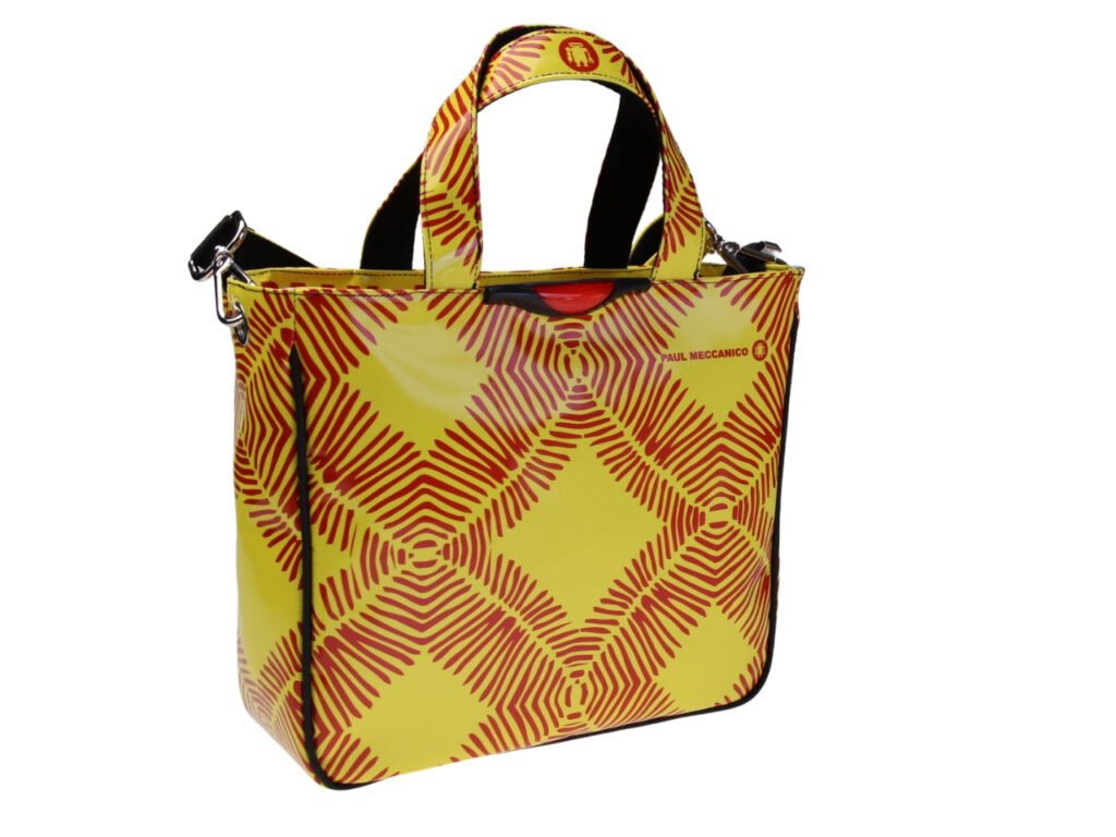 ....BORSA TOTE GIALLA. MODELLO GLAM REALIZZATO CON TELONI DI CAMION.