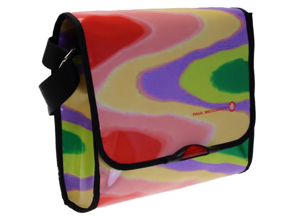 BORSA CROSSBODY FANTASIA TIE DYE. MODELLO DI ROTTURA REALIZZATO CON TELONI DI CAMION.