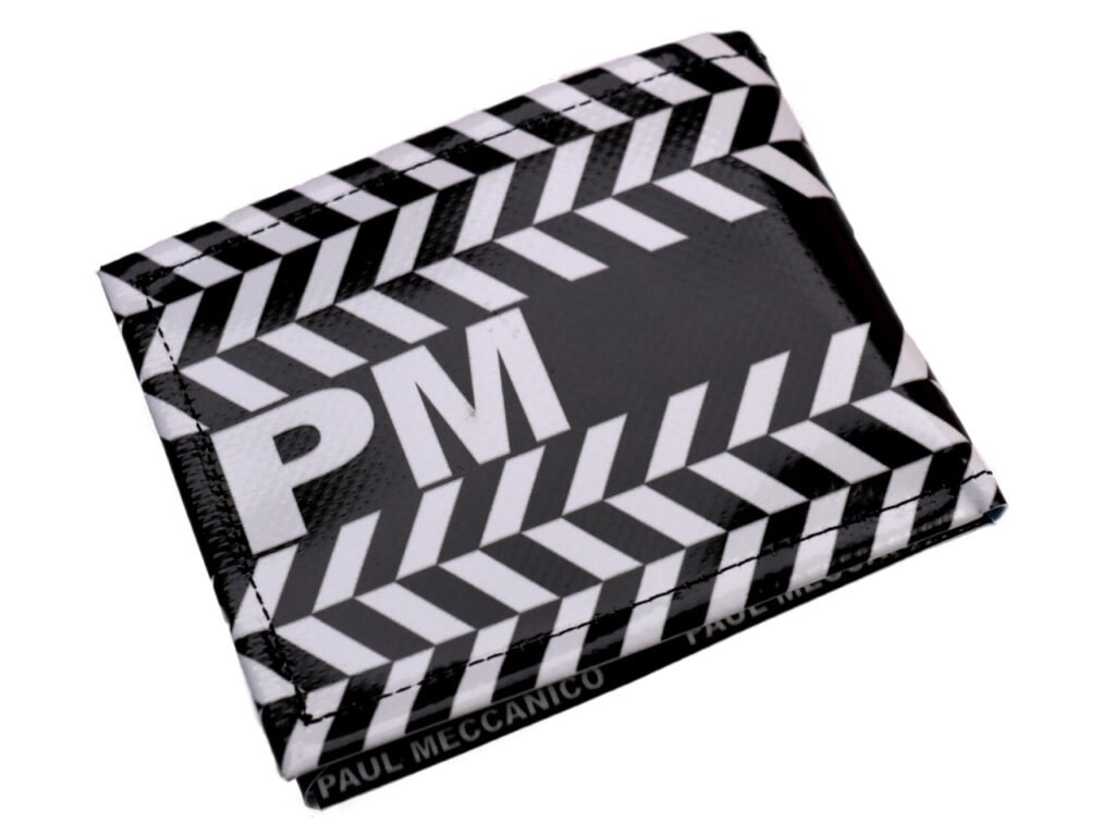 PORTAFOGLIO DA UOMO IN BIANCO E NERO A FANTASIA GEOMETRICA. MODELLO CRIK REALIZZATO CON TELONI DI CAMION. - Edizione limitata Paul Meccanico