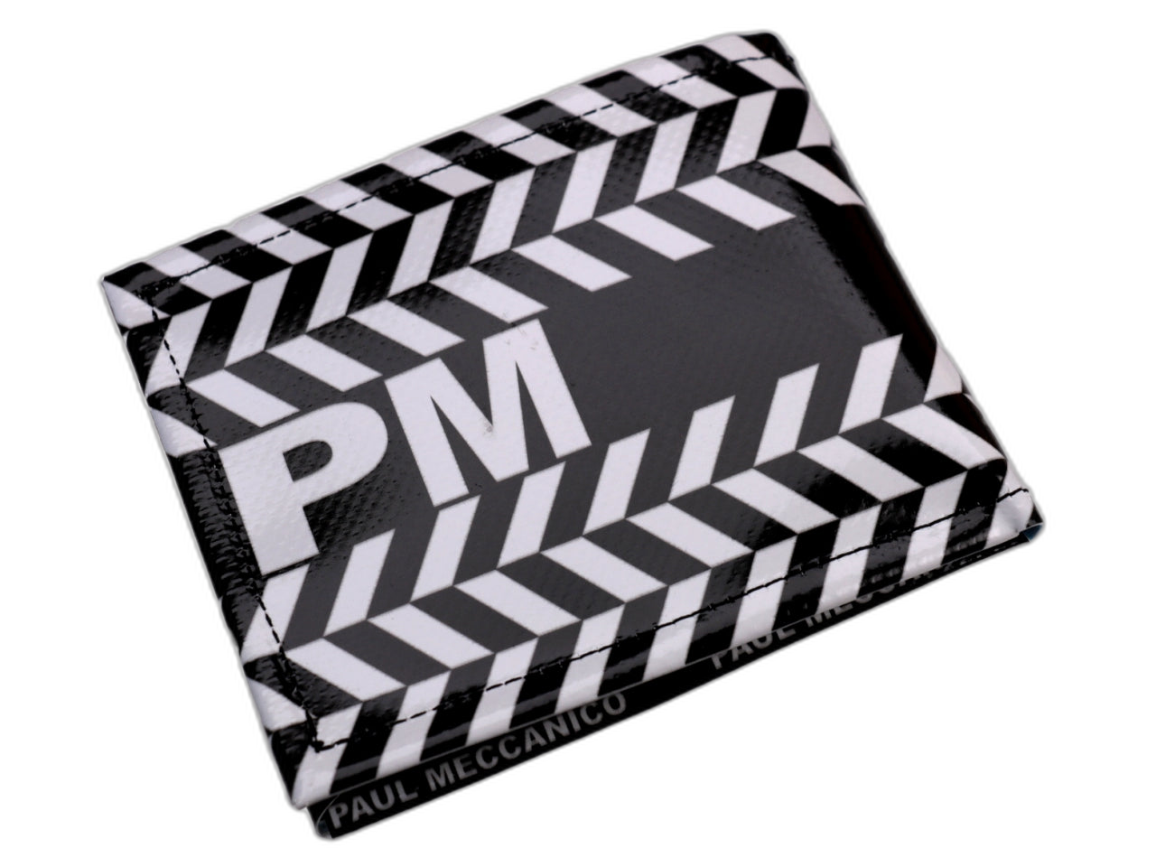 PORTAFOGLIO DA UOMO IN BIANCO E NERO A FANTASIA GEOMETRICA. MODELLO CRIK REALIZZATO CON TELONI DI CAMION. - Edizione limitata Paul Meccanico