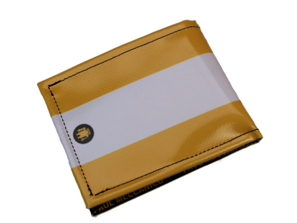 PORTAFOGLIO DA UOMO GIALLO E BIANCO. MODELLO CRIK REALIZZATO CON TELONI DI CAMION. - Edizione limitata Paul Meccanico