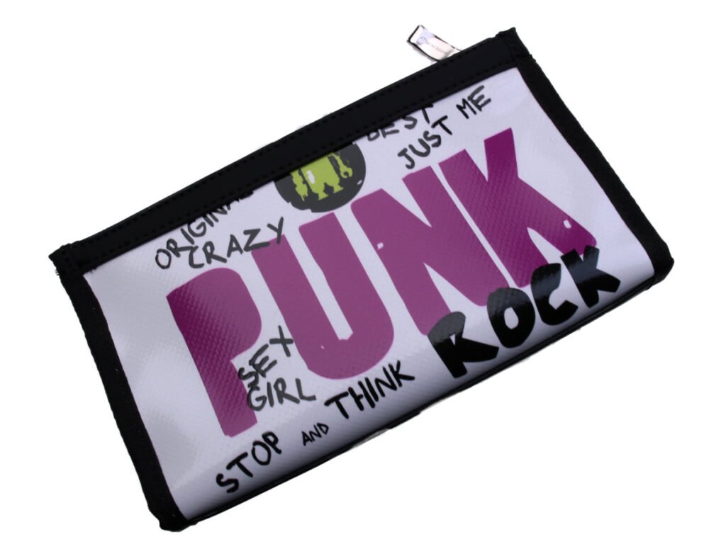 PORTAFOGLIO GRANDE DA DONNA BIANCO "PUNK". FOSSA MODELLO REALIZZATA CON TELONI DI CAMION. - Edizione limitata Paul Meccanico