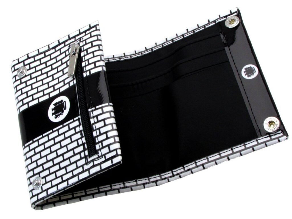 PORTAFOGLIO UNISEX NEI COLORI BIANCO E NERO. MODELLO TREK REALIZZATO CON TELONI DI CAMION. - Edizione limitata Paul Meccanico